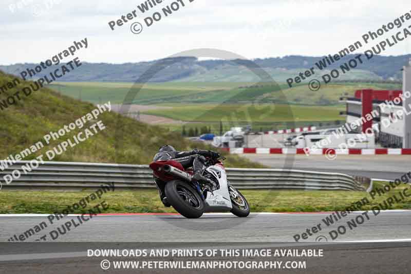cadwell no limits trackday;cadwell park;cadwell park photographs;cadwell trackday photographs;enduro digital images;event digital images;eventdigitalimages;navarra;no limits trackdays;peter wileman photography;racing digital images;trackday digital images;trackday photos